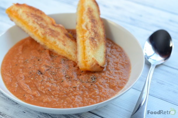 If you're not normally a fan of fennel, then you should give roasting it a try. This tomato soup is great for a lot of reasons; it's gluten free, easily vegan or vegetarian, and it has those words parents often love to hear: chock full of hidden veggies. ​| YMCFood | YummyMummyClub.ca