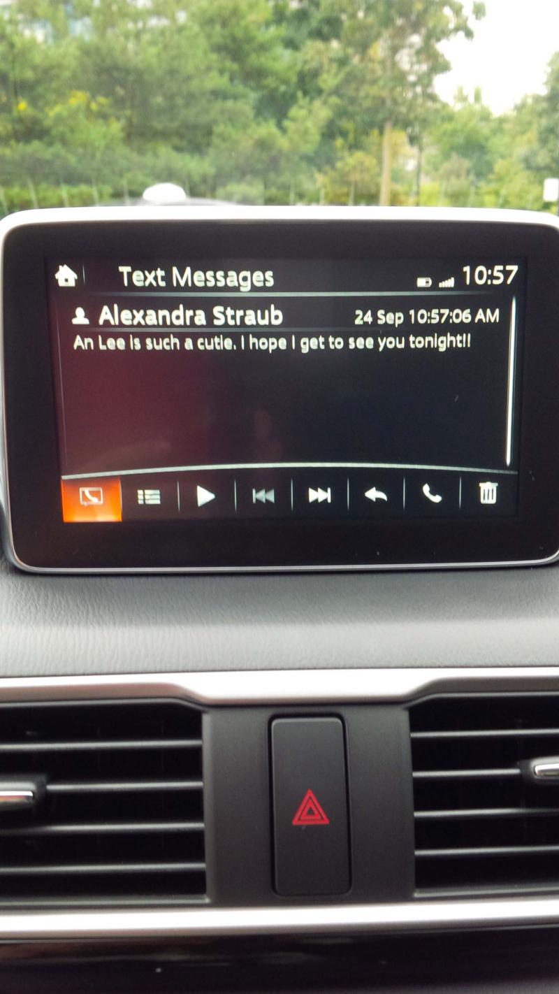 2014 Mazda3 text message display