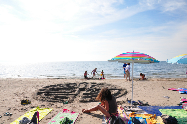 No one ever goes home from the beaches in Ontario's Southwest bored or hungry. Learn why with these 10 activities that will keep families happy and coming back. | YMCTravel | YummyMummyClub.ca