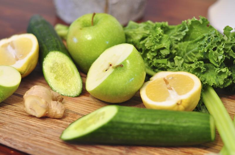 green juices, healthy juice recipe, vegetable juice, cucumber, celery, kale, lemons, apples, ginger, juicing, Around The Table, Katja Wulfers