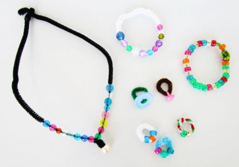 Make jewellery using beads and pipe cleaners.