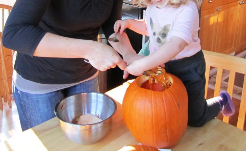 Who says you have to cut a pumpkin? We have 31 Ways to Not Carve a Pumpkin This Halloween. Let the kids do all the decoration, and don't worry about them handling dangerous knives! | kid-friendly | DIY | YummyMummyClub.ca