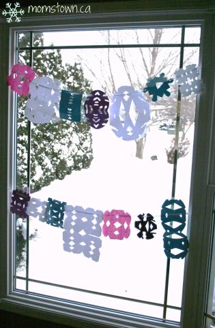 momstown snowflake crafts