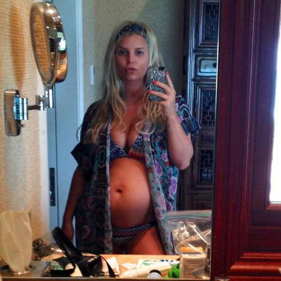 Pregnant Jessica Simpson in a bikini Porn Pic - EPORNER