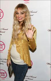 Nicole-Richie-Pregnancy-Style