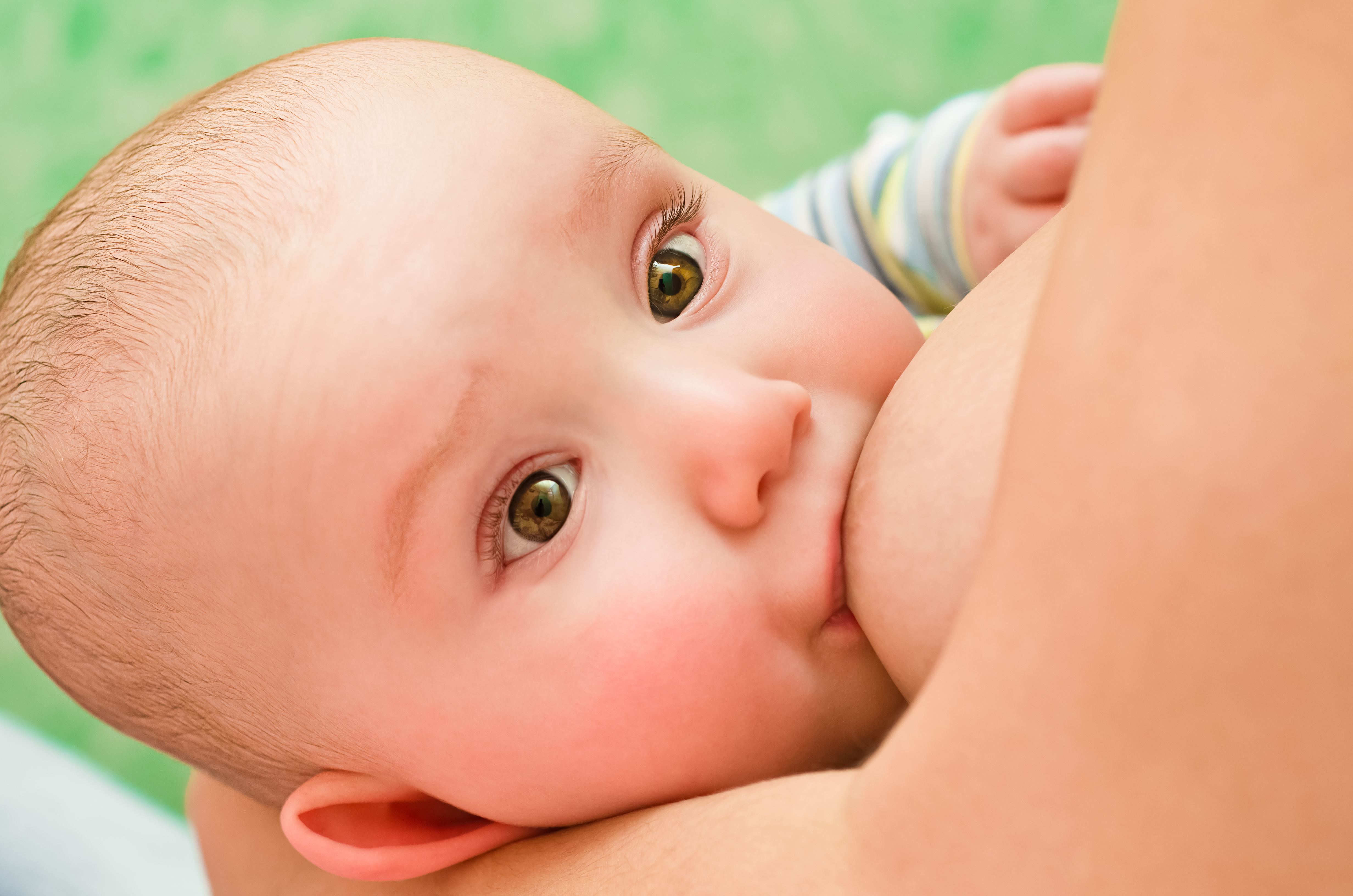 Breastfeeding Tips from a Doctor (Who's Breastfeeding!) 