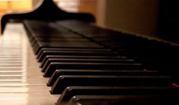 piano keys 