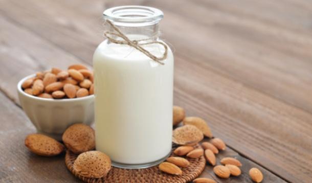How do dairy alternatives stack up in flavour and nutrition when compared with cow milk? Here's a quick breakdown. | Nutrition | YummyMummyClub.ca