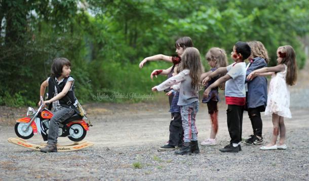 The Walking Dead Photo Shoot with Kids | YummyMummyClub.ca