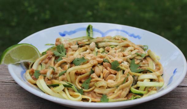 spiralized raw zucchini noodles with spicy ginger peanut dressing