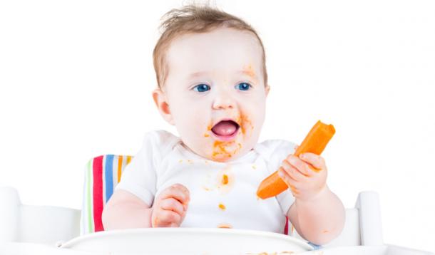 Is feeding a baby rice cereal first based on science or tradition? The truth about what your baby's first food should be might surprise you. | Parenting | YummyMummyClub.ca