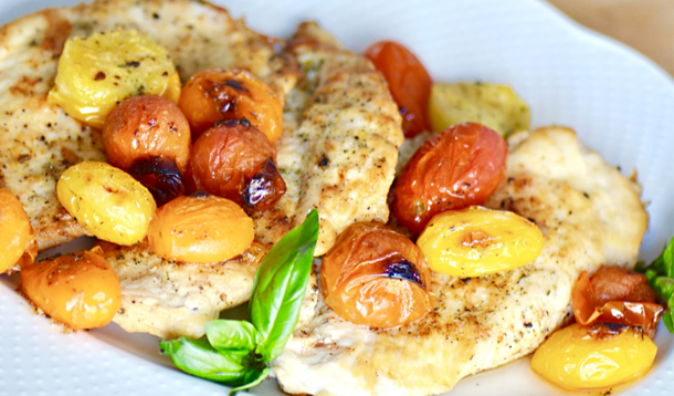 This 30 minute recipe for Skillet Chicken with Roasted Tomatoes is a great super-quick weeknight meal. It's kid-friendly, healthy, and you can make-ahead for lunches, too! | YMC