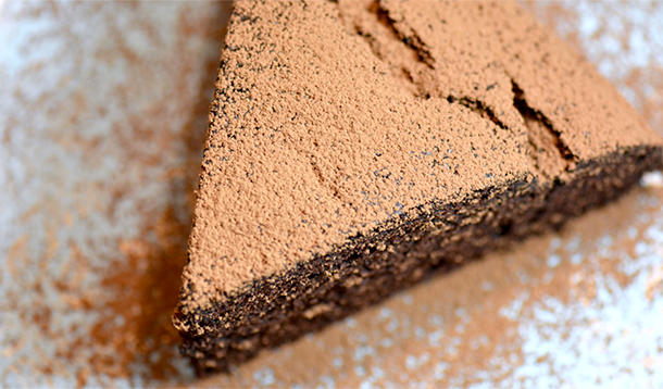 Mix and Bake Chocolate Cake is moist and rich, with a hint of that mocha coffee flavour, and it is as close to as-easy-as cake in a box as you can get. | YMC