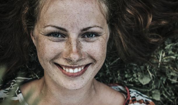 Women are heading to the tattoo parlor to get freckles added permanently to their faces.
