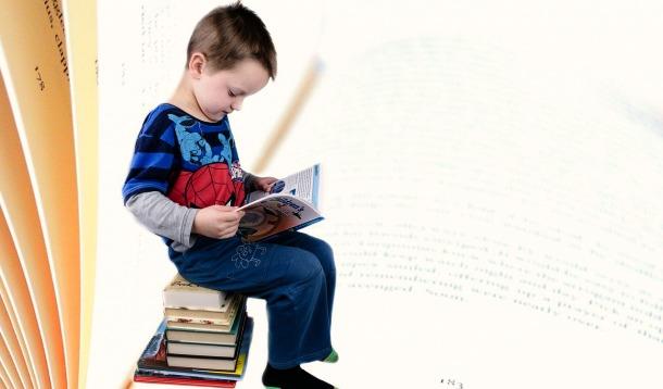 Child_reading