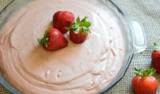 healthy_frozen_strawberry_daiquiri_pie