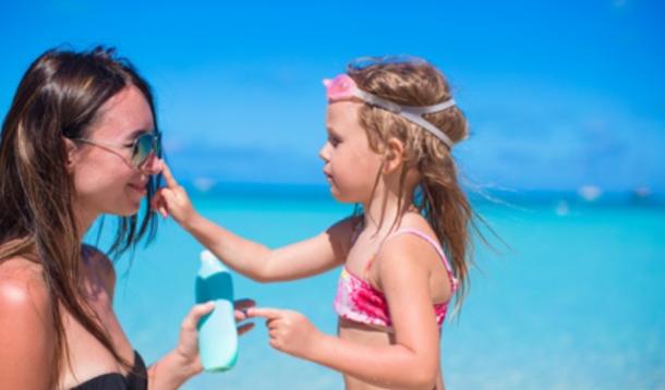 Dan Thompson has evaluated the sunscreen lotion offerings for 2016 and has come up with the top three products safe enough for the whole family this summer. | Beauty | YummyMummyClub.ca