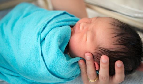 Study finds swaddling may lead to increased rate of SIDS | YummyMummyClub.ca 