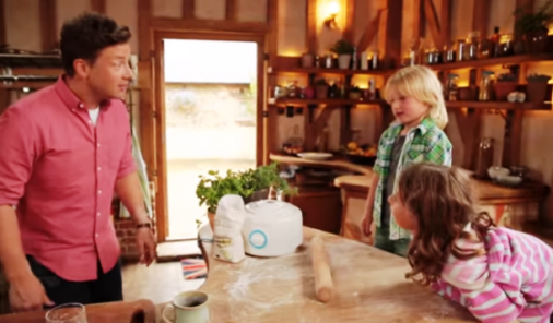 Jamie Oliver and Kids in Kitchen 