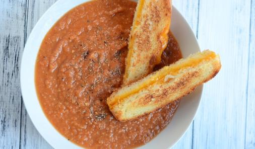 If you're not normally a fan of fennel, then you should give roasting it a try. This tomato soup is great for a lot of reasons; it's gluten free, easily vegan or vegetarian, and it has those words parents often love to hear: chock full of hidden veggies. ​| YMCFood | YummyMummyClub.ca