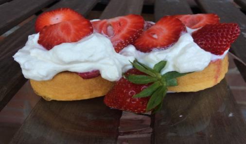 Classic Strawberry Shortcake Recipe | YummyMummyClub.ca 
