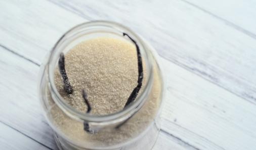 DIY Vanilla Sugar is easy and frugal to make, and will give you a limitless supply for your holiday baking needs! It tastes and smells delicious, and you can use it anywhere you'd use normal sugar. | Hacks | YMCFood | YummyMummyClub.ca | FoodRetro.com