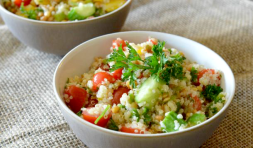 Eat healthy with this Lemon-y Lentil Quinoa Salad AND save time! You can make the quinoa ahead, keep your kitchen cool, and also have a delicious meatless lunch or dinner at your fingertips in minutes. | Vegan | Vegetarian