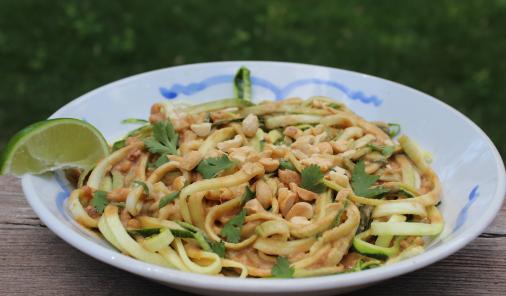 spiralized raw zucchini noodles with spicy ginger peanut dressing