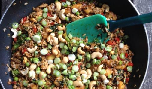 Need a Meatless Monday recipe? This hearty vegetarian Pineapple Cashew Fried Rice recipe will blow your mind because it truly tastes JUST LIKE TAKE-OUT. | YMCFood | YummyMummyClub.ca