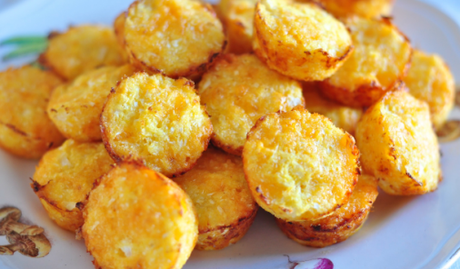 We like to call these easy, kid-friendly Cauli-tots a miracle recipe. Not only will it get kids to eat cauliflower, they love it! | YMC