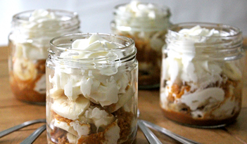 All the deliciousness of the Banoffee Pie with all the ease of a no-bake dessert. | YMC