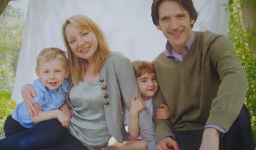 Jessica Holmes with her two kids and husband Scott