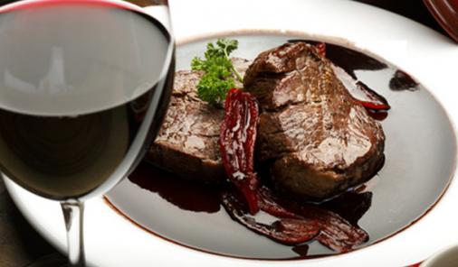 steak with red wine sauce