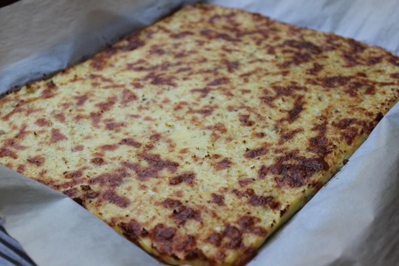 Cauliflower pizza crust 