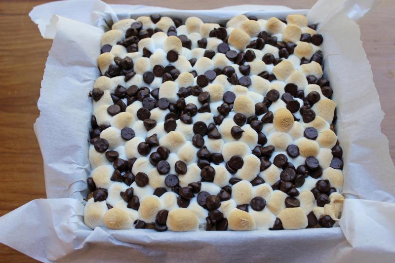 Delicious Smore Bars | YummyMummyClub.ca