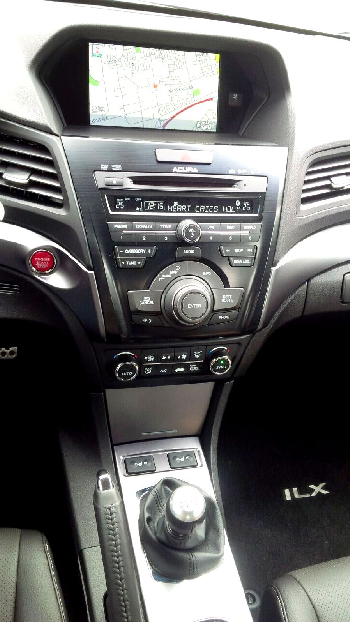 2015 Acura ILX centre console
