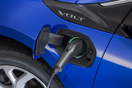 2016 Chevrolet Volt - Considering an electric car? Put the Chevy Volt up on your list. Here's some of the great features that come with the 2016. | Cars | YummyMummyClub.ca