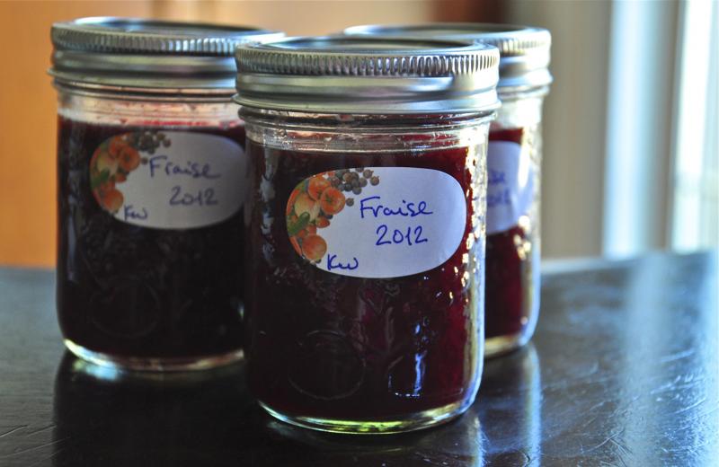 strawberry jam recipe, strawberries, jam, jam recipe, simple recipe, fruit, seasonal, how-to, Around The Table, Katja Wulfers