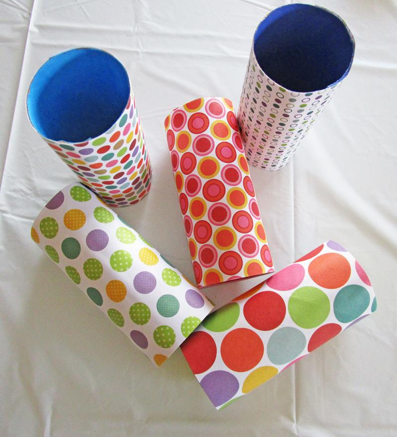 Kick your Easter decor up a notch with these DIY toilet paper roll Floral Egg Holder crafts that your kids will have a blast making | Art | YummyMummyClub.ca